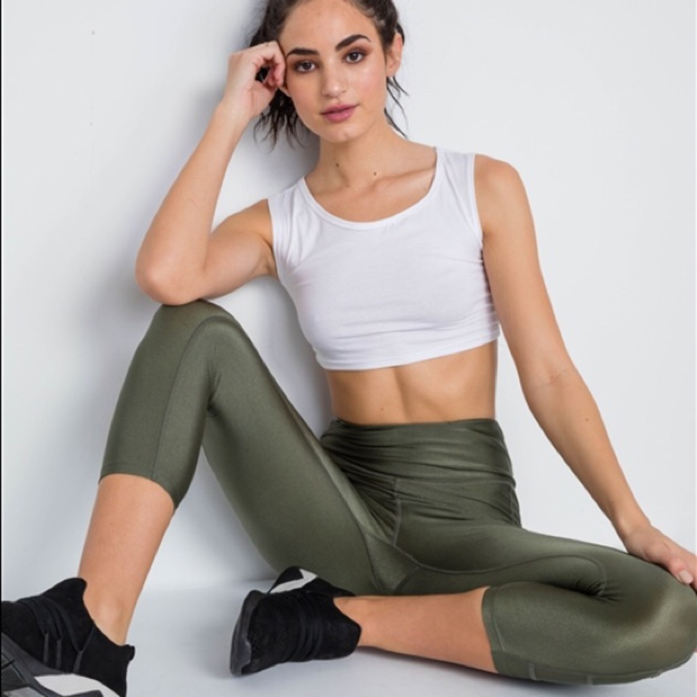 KEELY OLIVE PHONE POCKET CAPRI  ACTIVE LEGGINGS